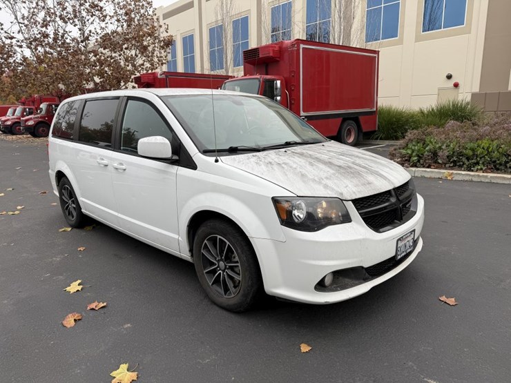 2019-dodge-grand-caravan-image-2