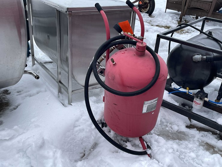 #3525-•-110-lb.-sand-blaster-image-3