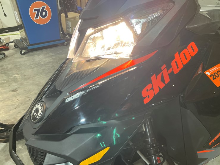 #3799-•-2015-ski-doo-800r-renegade-x-snowmobile-image-23