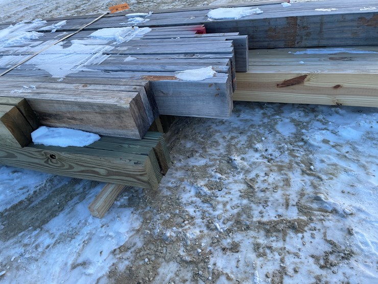 #3790-•-bundle-of-laminated-wood-beams-image-32