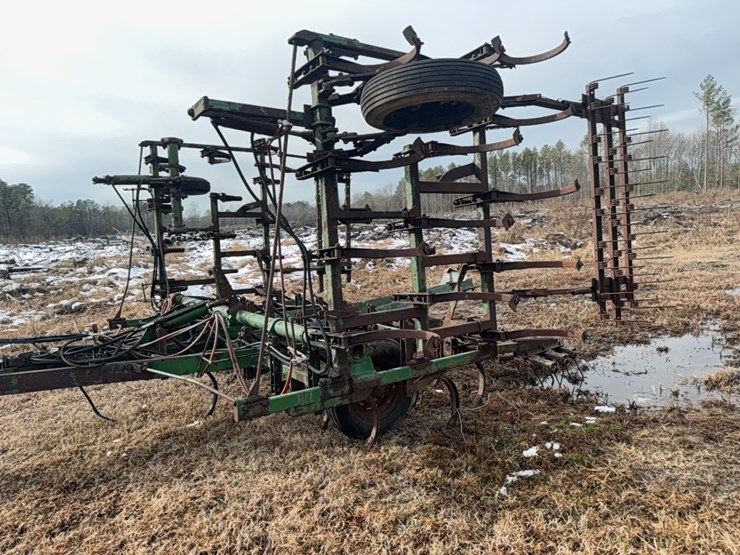 john-deere-pull-type-3-section-field-cultivator,-24';-located-at-7241-roxbury-rd,-charles-city,-va,-please-call-804.837.9940-or-804.651.4404-with-questions-image-10