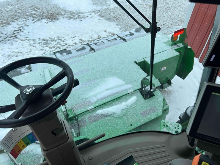 2024-john-deere-w235r-image-53