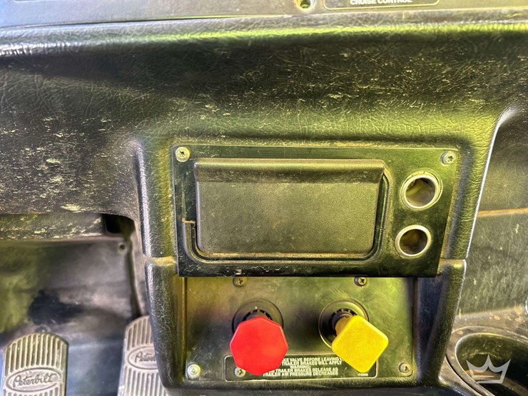 2001-peterbilt-379-image-20