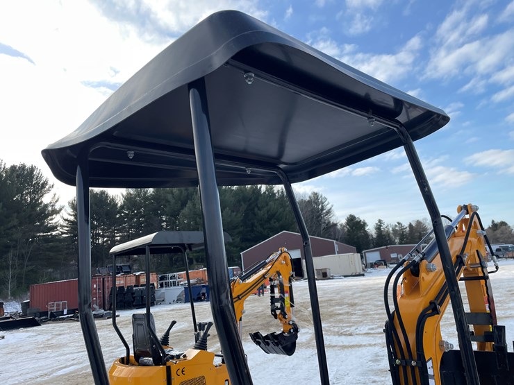 #203-•-miva-va13-mini-excavator-image-40