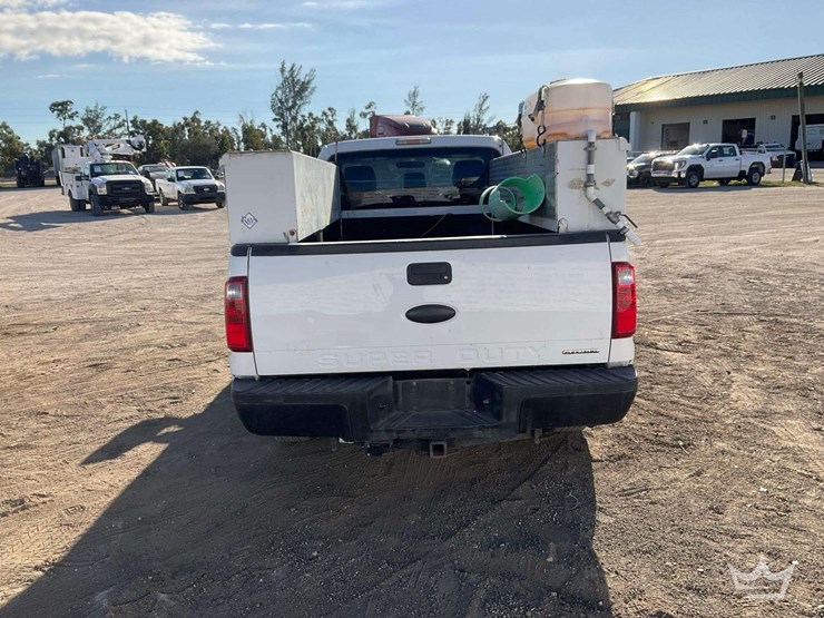 2012-ford-f-250-pickup-truck-image-31