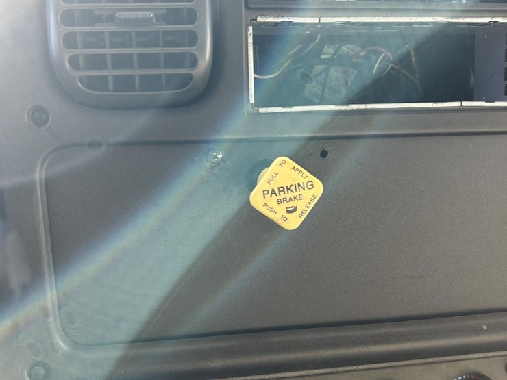 2007-freightliner-business-class-m2-106-image-51