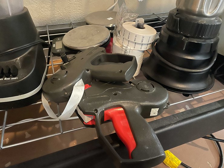 #6349-•-shelf-contents-image-4