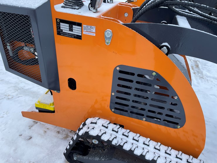 #309-•-new-land-hero-mini-skid-steer-loader-image-10