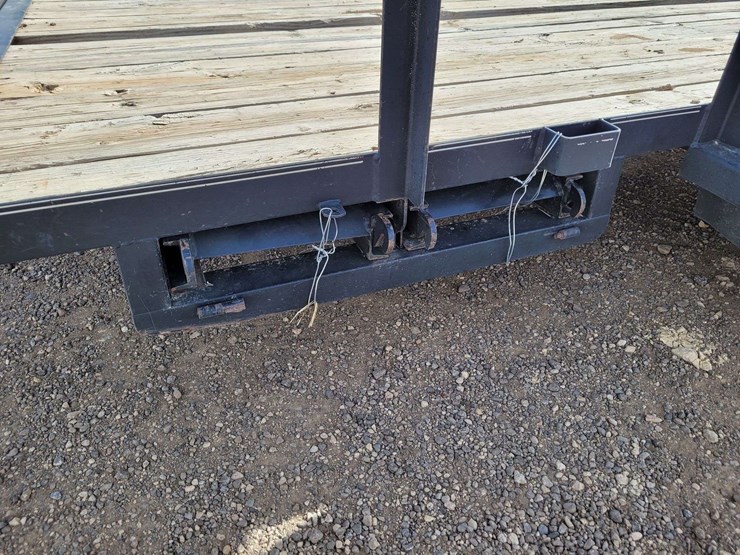 2017-lamar-flatbed-trailer-image-7