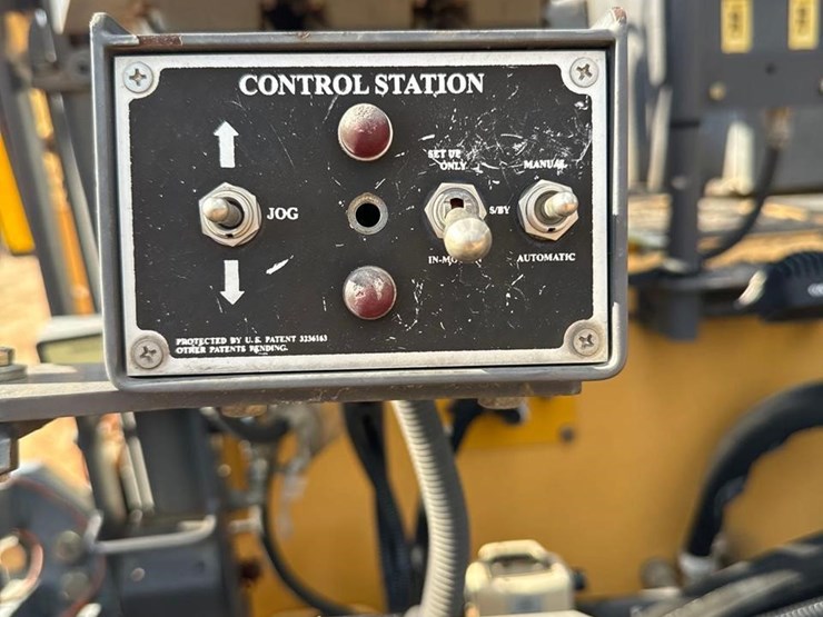 2018-volvo-p7110b-image-11