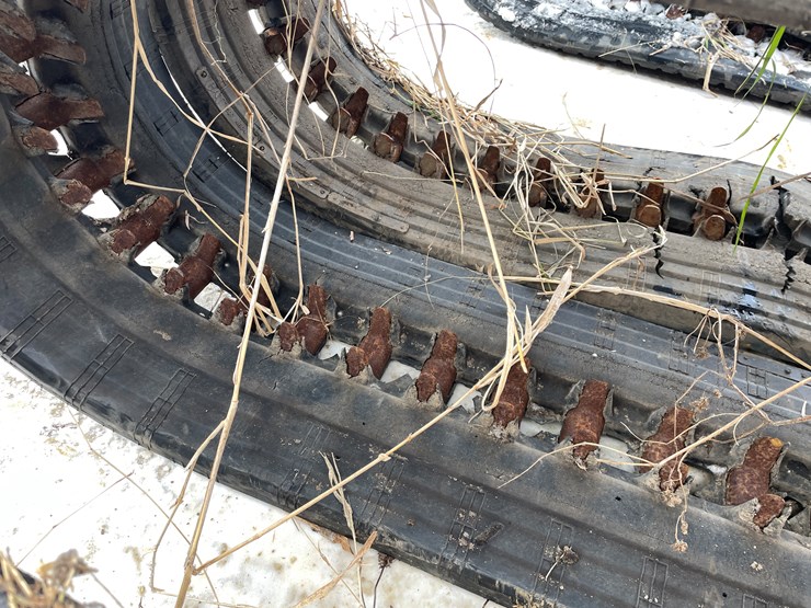 #3795-•-(4)-used-skid-steer-tracks-image-16