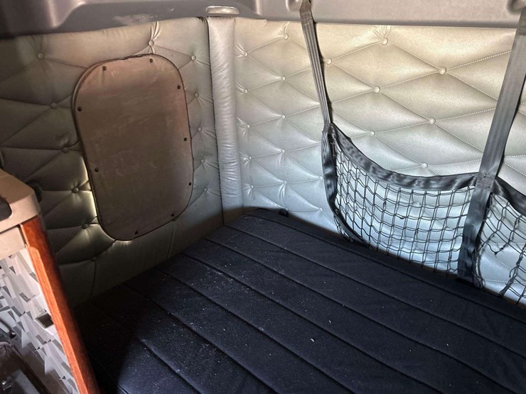 2017-freightliner-cascadia-125-image-38