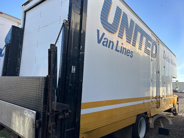 2001-international-4700-image-12