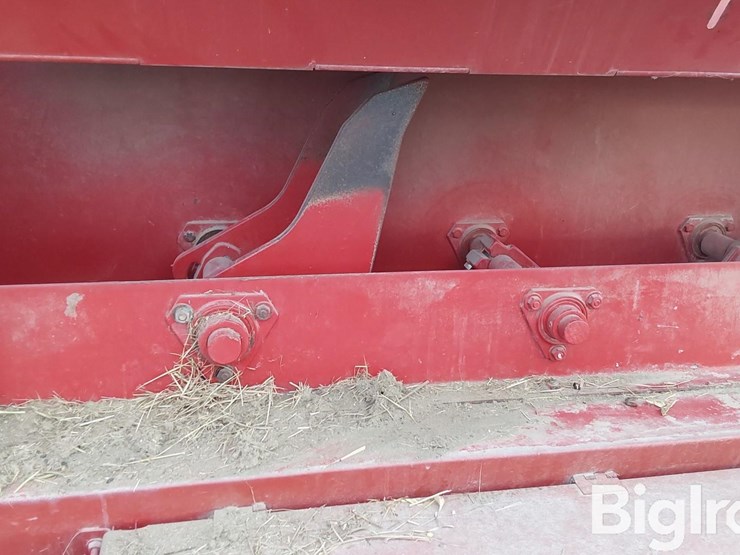 new-holland-575-image-11