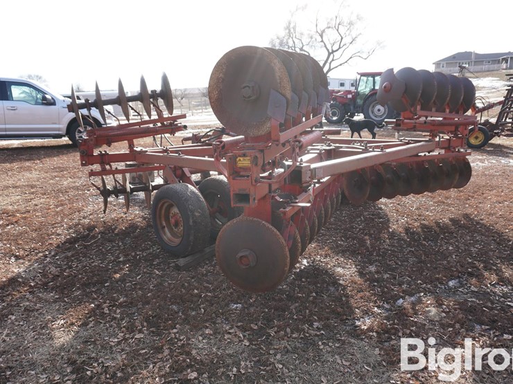 massey-ferguson-620-image-7