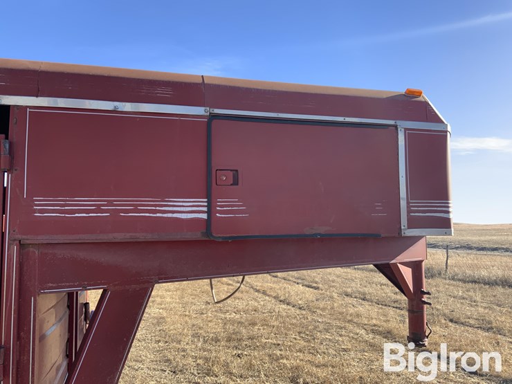 1990-titan-trailer-image-11