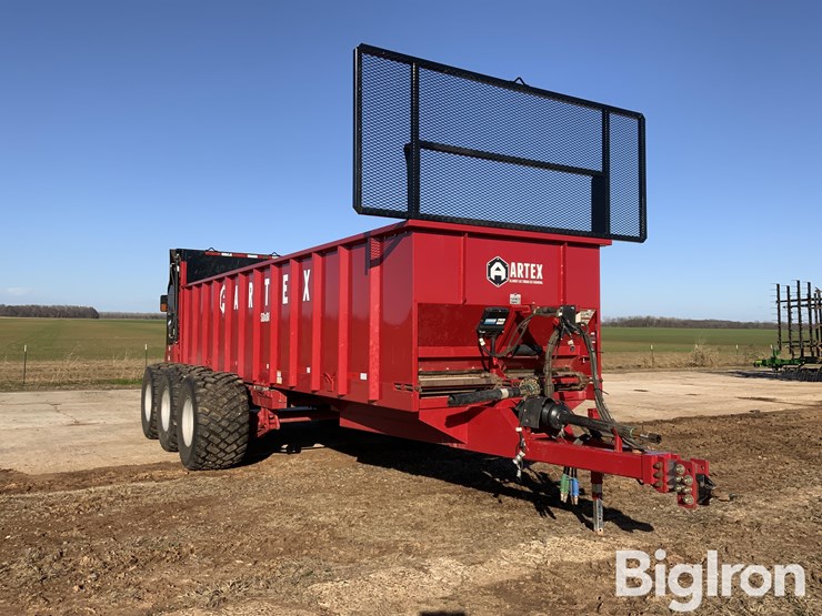 2024-artex-sbx800-tri/a-manure-spreader-image-3