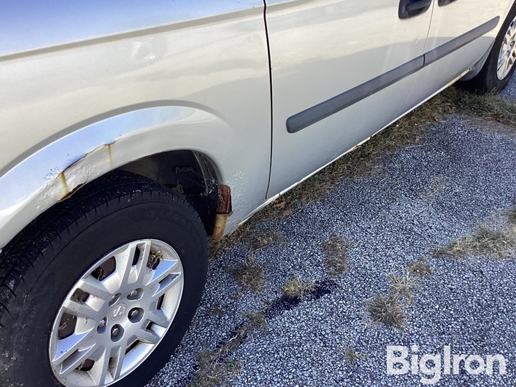 2005-dodge-grand-caravan-sport-image-14