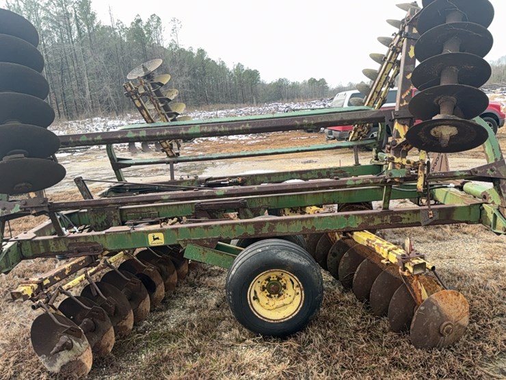 john-deere-230-image-28