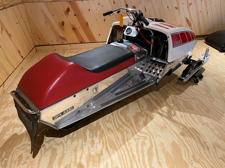 #3778-•-1975-yamaha-kalamazoo-gpx-433g-snowmobile-image-3