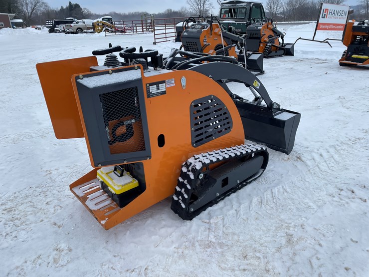 #310-•-new-land-hero-mini-skid-steer-loader-image-5