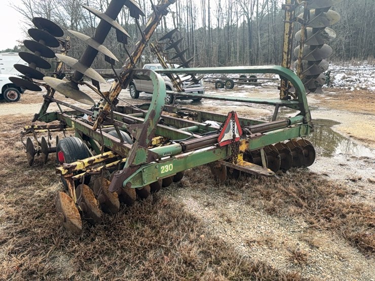 john-deere-230-image-33