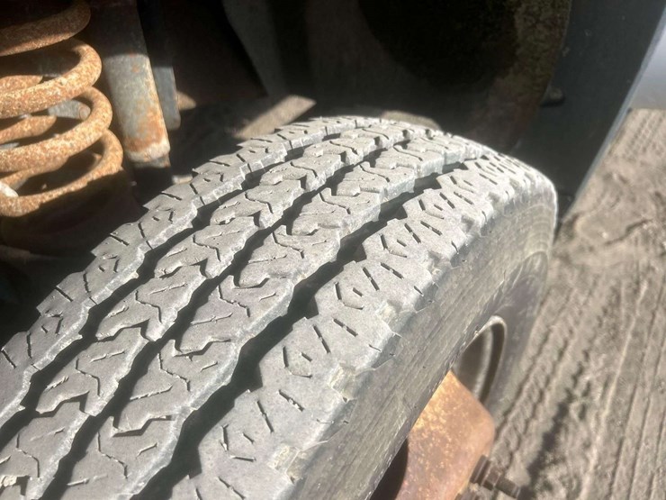 2012-ford-f550-image-38