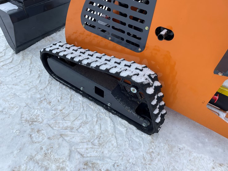 #310-•-new-land-hero-mini-skid-steer-loader-image-17