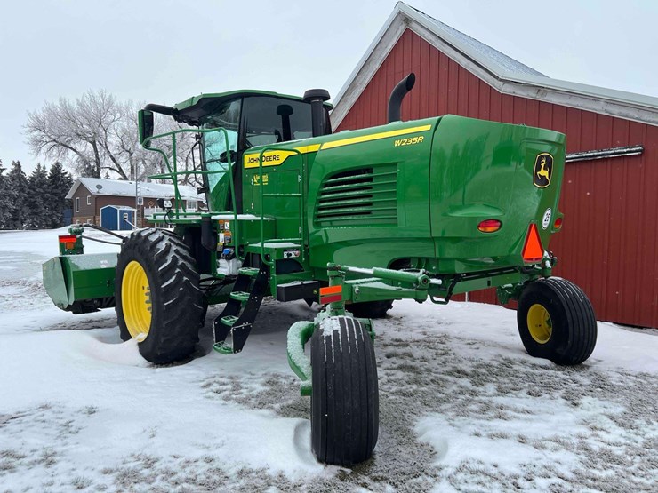 2024-john-deere-w235r-image-7