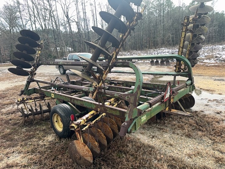 john-deere-230-image-30