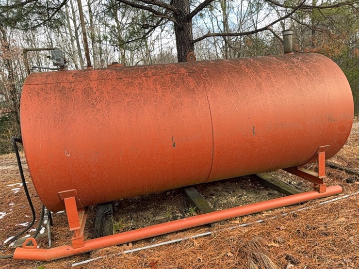 2023-2000-gal-fuel-tank-on-skids,-5-ft-x-12-ft-with-pump;-located-at-7241-roxbury-rd,-charles-city,-va,-please-call-804.837.9940-or-804.651.4404-with-questions-image-5