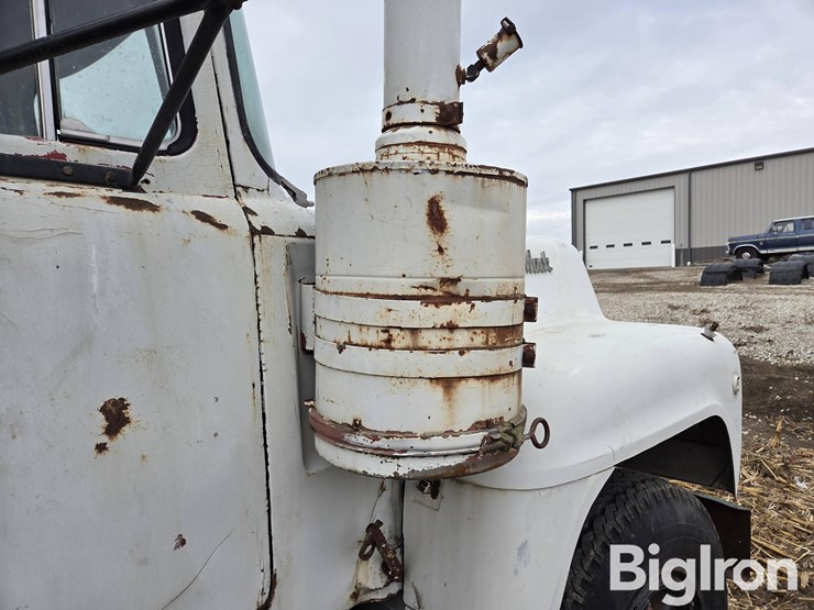 1971-mack-r685s-image-18