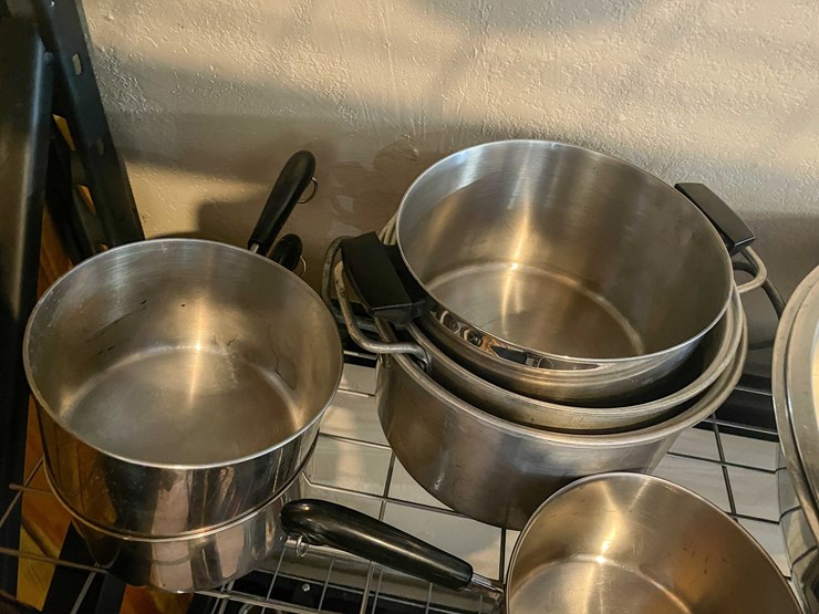 #6348-•-pots-lot-image-11