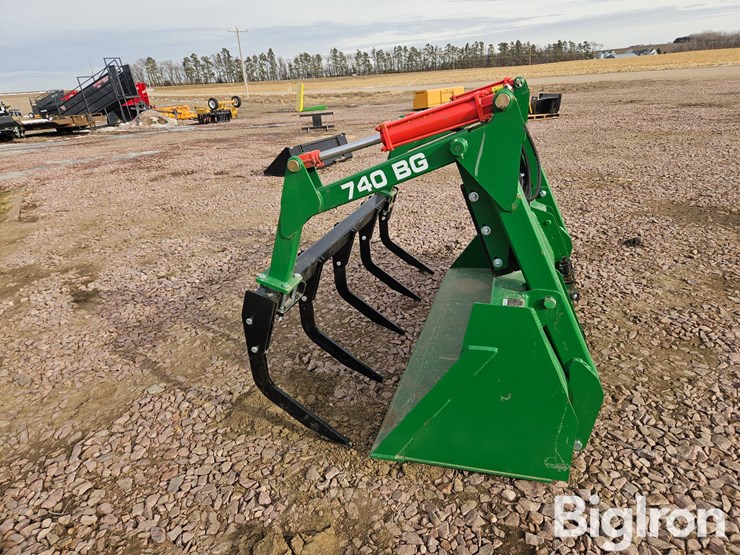 2025-john-deere-740-image-8