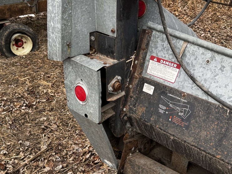 deutz-allis-6-row-corn-head-w/ac-pickup-reel-attachment-image-11