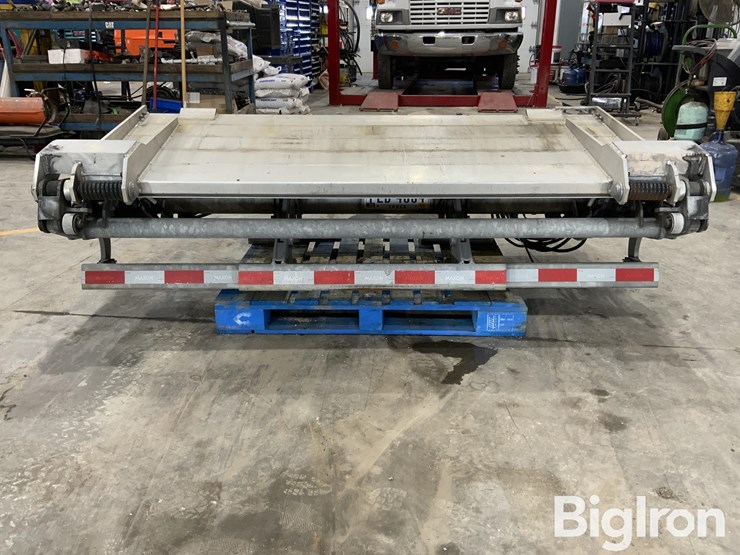 2022-maxon-gpt-25-tuk-a-away-aluminum-lift-gate-image-6