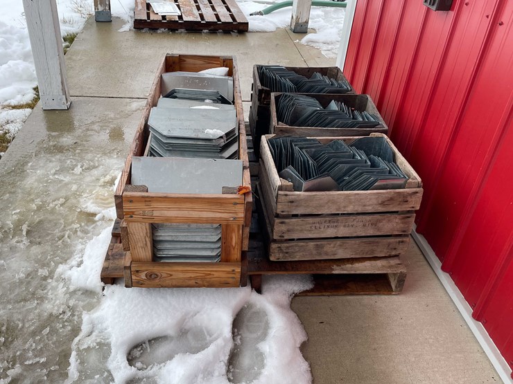 #3544-•-pallet-of-bucket-covers-image-4