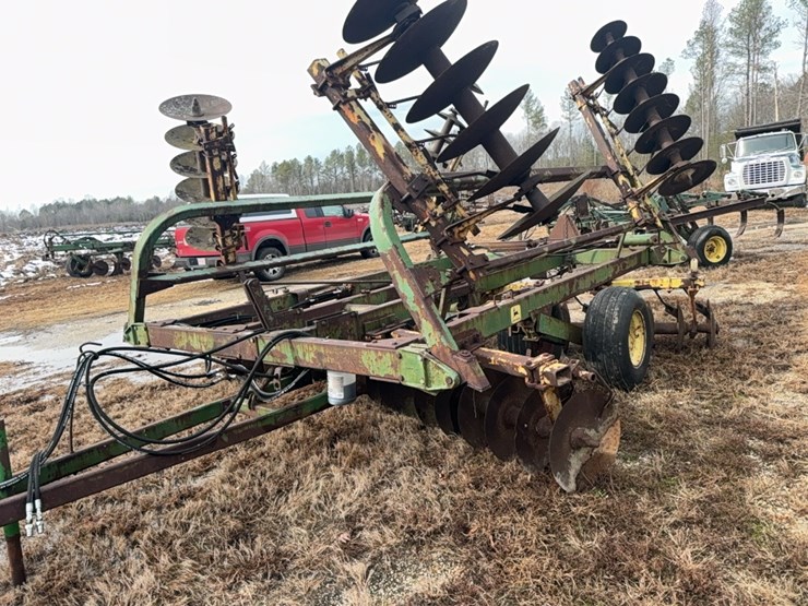 john-deere-230-image-18