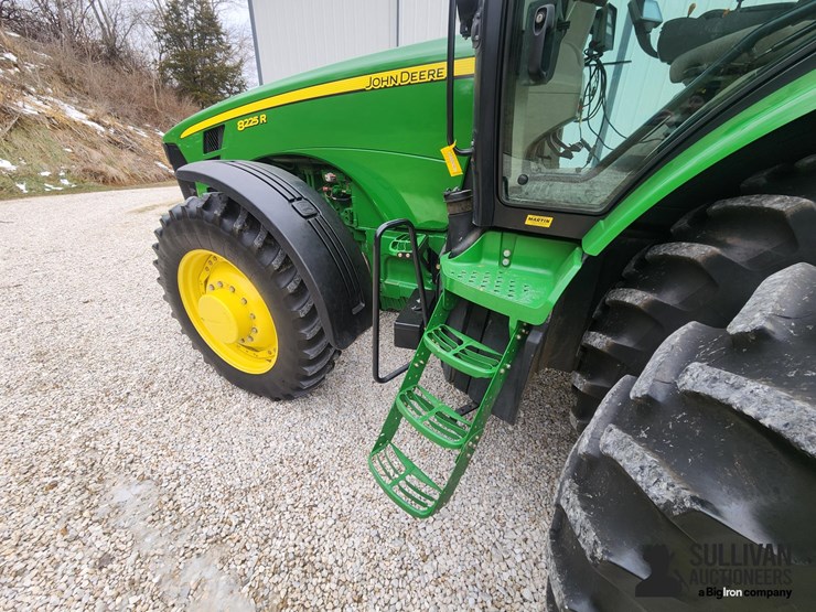 2010-john-deere-8225r-image-16