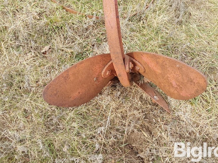 3-pt-mounted-1-row-lister-image-12