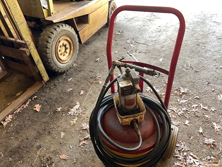 air-grease-gun;-located-at-7241-roxbury-rd,-charles-city,-va,-please-call-804.837.9940-or-804.651.4404-with-questions-image-3