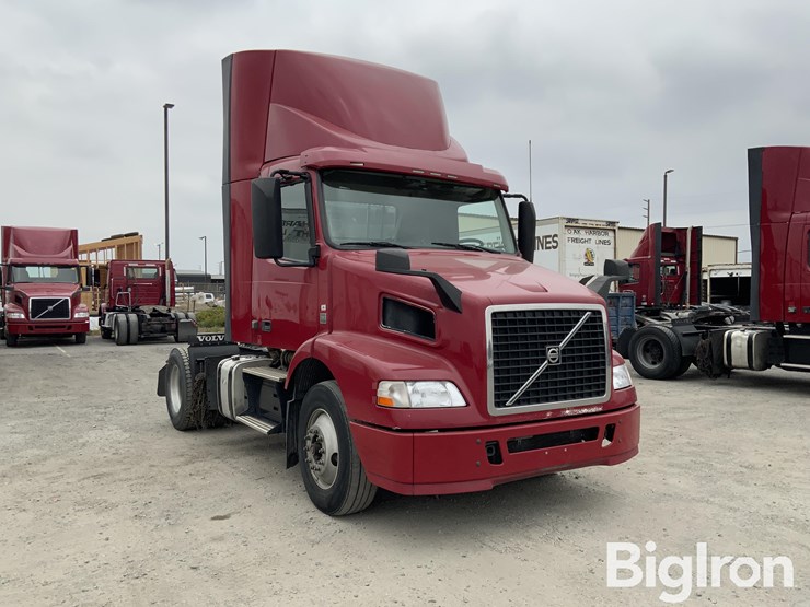 2017-volvo-vnm42t-s/a-truck-tractor-image-3