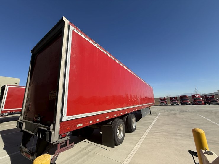 2016-utility-van-image-3