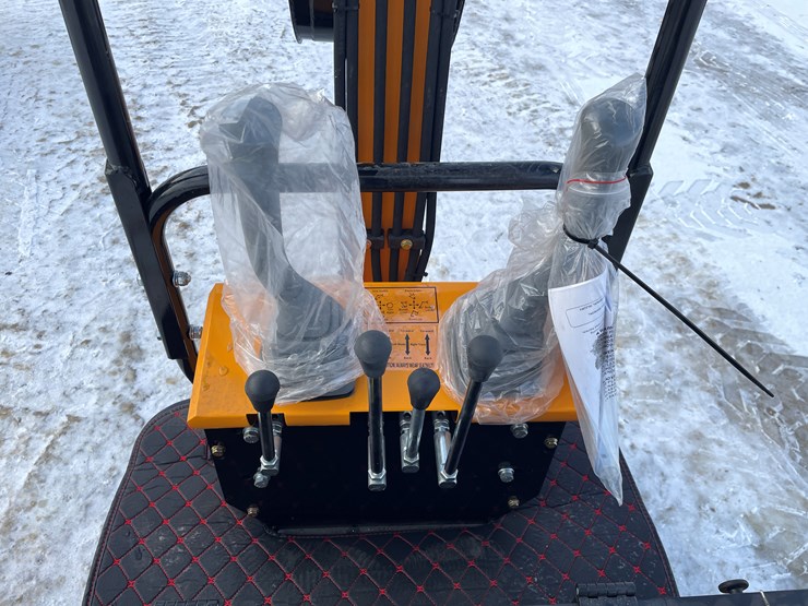 #204-•-miva-va13-mini-excavator-image-18