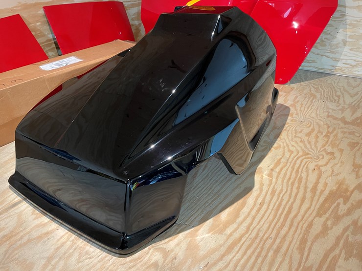 #3843-•-1980-arctic-sno-pro-snowmobile-hood-image-1