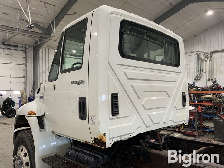 2013-international-4400-image-15