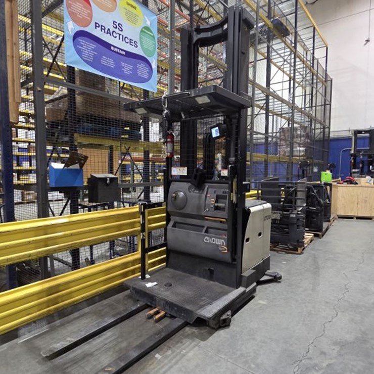 2008 CROWN SP3520-30