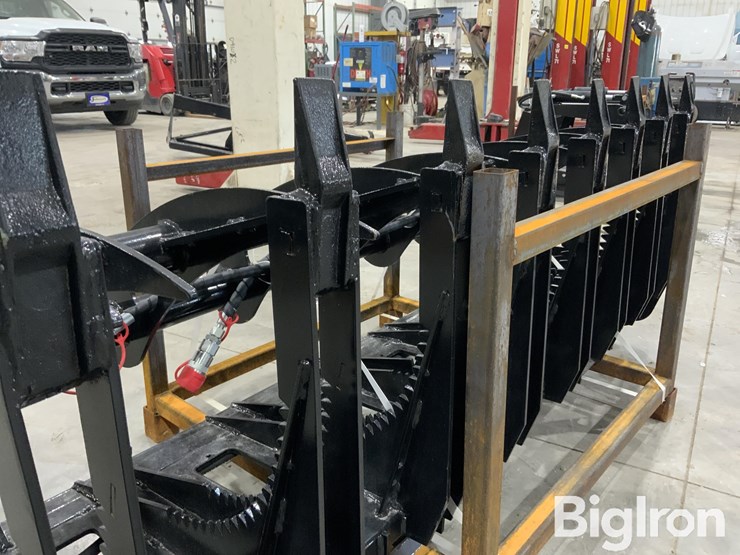 2025-giyi-clg72-skid-steer-curved-log-grabber-image-9