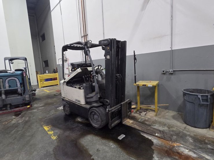 2006-crown-fc4020-55-image-1