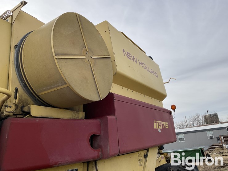 1982-new-holland-tr75-image-20